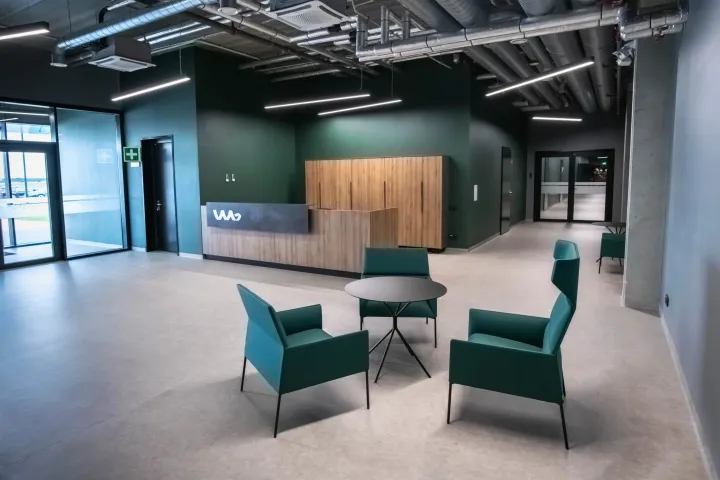 Naujos gamyklos Akmenėje apdailai – gerai žinomi prekių ženklai